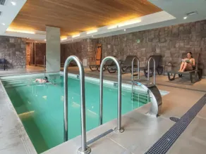 Luxury duplex with heated pool and gym - Image 4