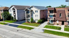 Modern 1-Bedroom Condo with Private Parking - Image 2