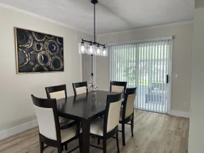 3BR House | Sleeps 6 | Sunroom | Free Parking - Image 5