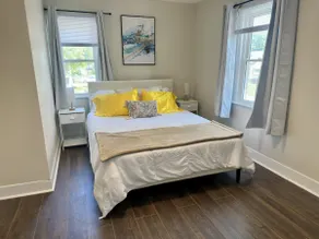 3BR House | Sleeps 6 | Sunroom | Free Parking - Image 2