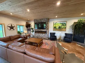 Luxury Farm Retreat | Hot Tub, Mini Putt, Fire Pit - Image 2