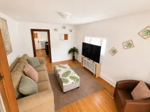 The yellow apartment. - Image 4