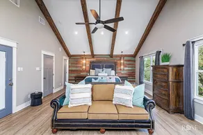 Hideaway At The Lake - Image 2