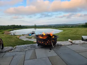 Bella Vista/50-Acre Retreat, Pond & Hot Tub - Image 4