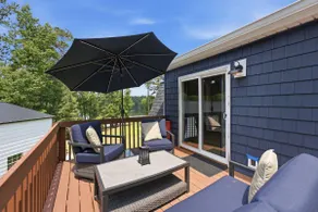 Lake House - Image 5