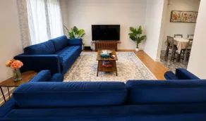 Bright family home with parking near Montreal - Image 2