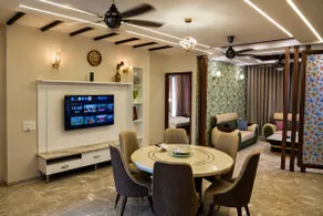 The Royal Stay - Image 5