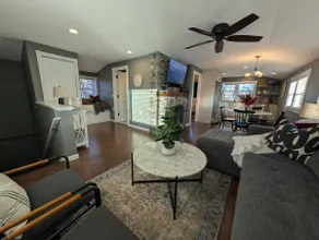 Cozy Loft Getaway - Image 4