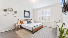 Close to CotA & Downtown Spacious & Luxe 4BR - Image 2