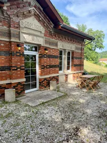 Charming house with garden - 2 bedrooms - Wi-Fi - Image 2