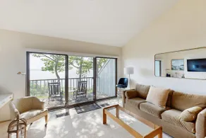 Condo in Glen Arbor with Lake Michigan sunset views fireplace deck washer & dryer - Image 2