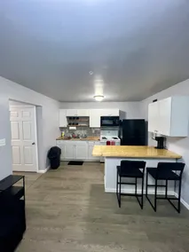 Modern Mountain Retreat in Downtown Frostburg - Image 3