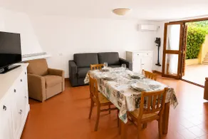 Home 3 Min from Beach | Free Parking Available - Image 3