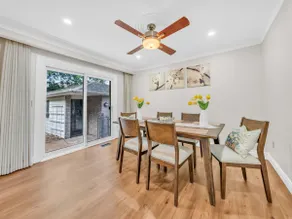 Cozy Tree-Lined Windsor Retreat - Image 2