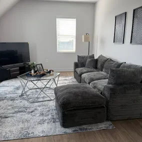 Spacious 3beds, two baths apt Downtown Fishers• - Image 4