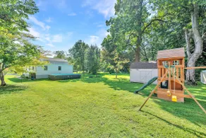 Family Home | Pool, Patio, Parking & Playground - Image 5
