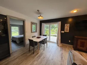 Pet friendly retreat close to downtown Brunswick. - Image 5
