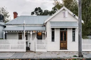 Bootmakers Cottage | Outdoor Bath & Fire Pit - Image 5