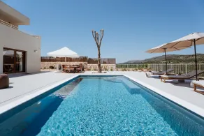 Casa Luma Design Villa, Heated Pool & Privacy - Image 5