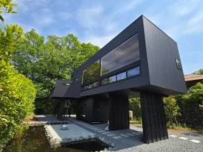 8m window overlooking the mountains | Private rental accommodation for spending a day in nature, limited to one group per day - Image 2