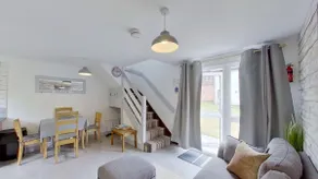 19 Strawberry Hill, Tolroy Manor - Image 2