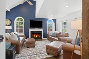 Manhattan Escape |Speakeasy • Hot Tub • Fire Pit - Image 3