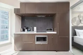 Designer 4 Seasons Luxury Bldg of Yorkville! - Image 3