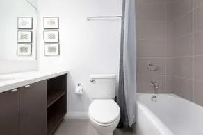 Designer 4 Seasons Luxury Bldg of Yorkville! - Image 4