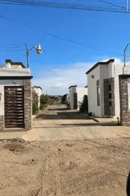 House within the private space - Image 4