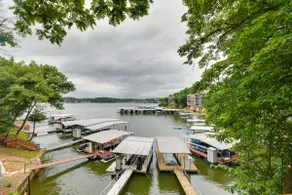 Private Dock! Waterfront Family Gem in Lake Ozark - Image 2