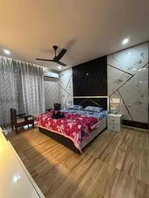 Vintage Skyline Luxury Apartment - Image 2