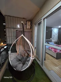Vintage Skyline Luxury Apartment - Image 3
