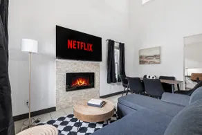 Cozy Loft Style | Pool | Firepit | Gym | Parking - Image 2