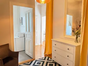 Charming apartment, 2 corner rooms in the city center - Image 3