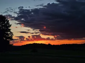 Sunset View Retreat - Image 4