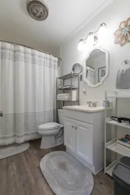 Two Room Patty's Place - Image 3