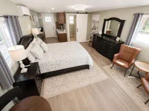 Bluebird Knoll Studio Apartment - Image 4