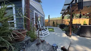 Cozy Fall Garden Guesthouse /Seattle & Bellevue - Image 2