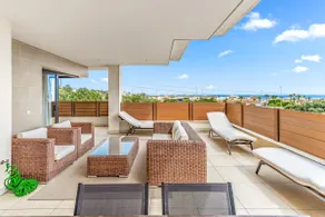 Premium Jardinana Lotus 500m to Beach - Image 2