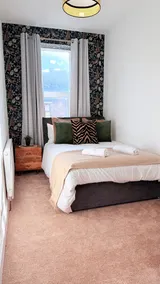 Luxury Group Stay Sleeping 7 Near Newcastle Centre - Image 5