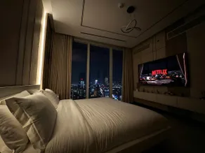 شقة فاخرة برج رافال إطلالة KAFD تلفاز 85 بوصة Sky Suite Rafal Tower KAFD View 85 Inch TV - Image 4
