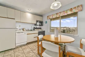 Family Suite for 6 - Fireplace and Kitchen - Pool and Hot Tub - Image 2