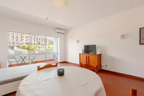 Pool Studio in New Town - Image 3