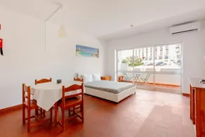 Pool Studio in New Town - Image 2