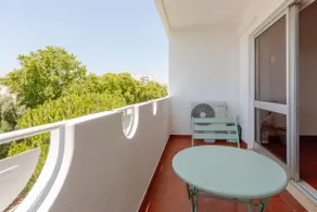 Pool Studio in New Town - Image 4