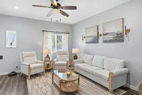 Long Beach House - Image 3