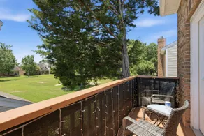 Townhome with Pool, King Bed, 4 min to Beach Park - Image 5