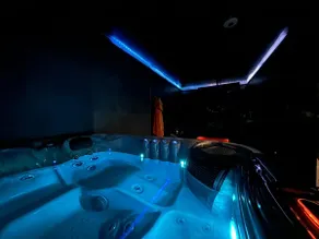 Dark Cozy - Cozy nest, Private Jacuzzi - Image 3