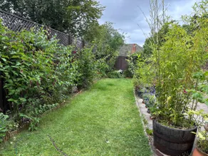 Enclosed Private Garden - Dog Friendly - Image 5