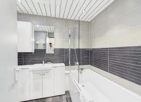 Luxery suite avec son et sa salle de bain, avec spabath et sauna. Vues magiques, - Image 5